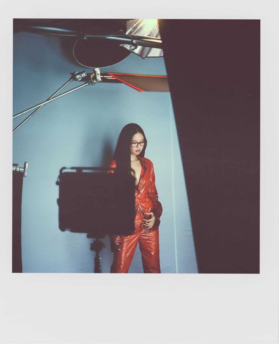 DC 제니 갤러리 tweet media