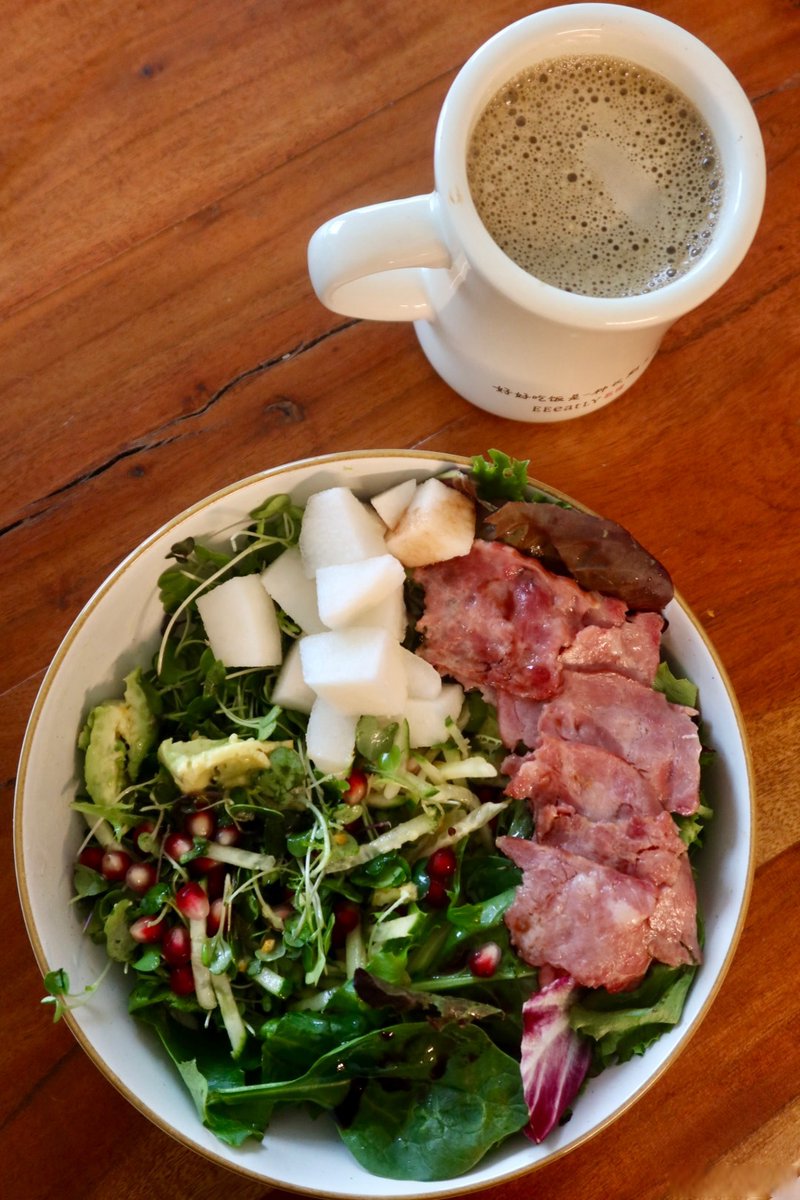 jall_alpha's tweet image. Swap junk for fuel!  Grilled chicken + quinoa + roasted veggies = 30g protein + fiber to keep you full, no crash. Prep ahead—your future self will thank you! #FatLossMeal #CleanEating