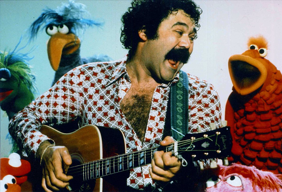 Disney_Wiki's tweet image. Happy Birthday, to the late Avery Schreiber
For Disney, he portrayed Geppetto in the 1978 TV movie Christmas at Walt Disney World.
He also voiced the Robot Guard in the #DuckTales episode "Duck to the Future".
In addition, he was a guest star on #TheMuppetShow in episode 116.
