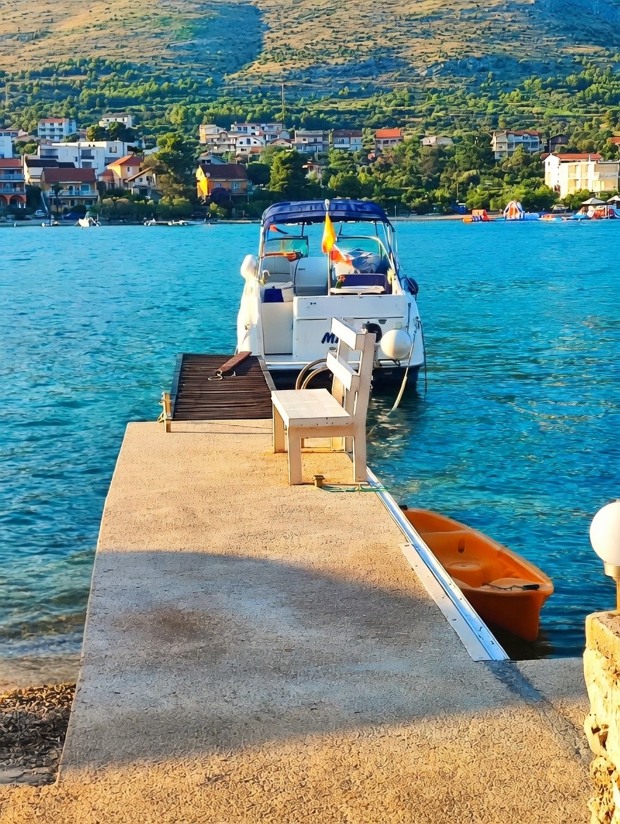 Ante_Nevistic's tweet photo. Less than 1 million euro, seafront villa with boat mooring, for sale ( https://t.co/wRMp93QlCp ) https://t.co/RAaeaKqmOj