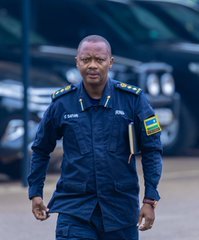 ndayericus's tweet photo. President Kagame appoints 5,746 police officers, including five who were on the ACP waiting list now promoted to CP, while 10 who held CSP positions have been elevated to ACP. Congratulations for everyone who was demonstrated courage  @RNPSpokesperson 
@BumbogoS https://t.co/4mFA1gdF1Y