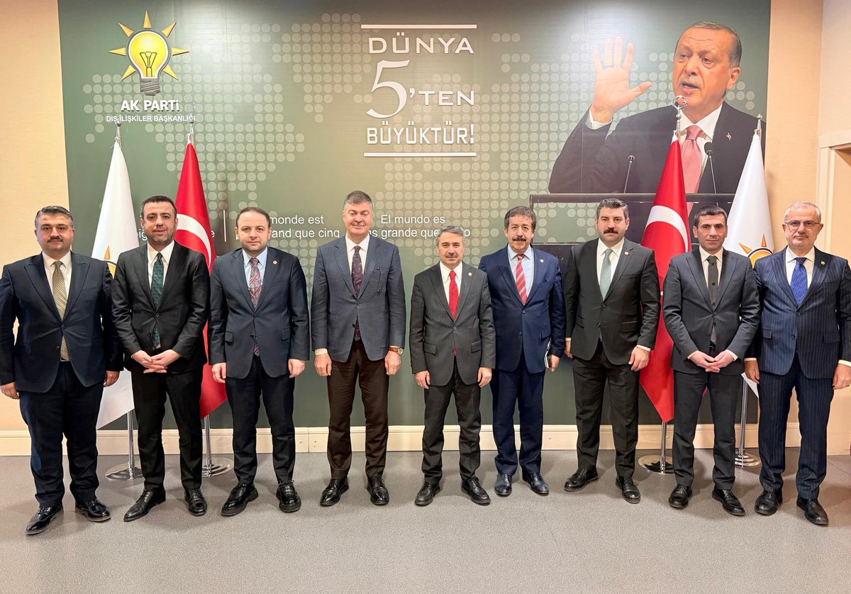 ibrahimeyyupogl's tweet photo. 📍AK Parti Genel Merkezi

Teşkilat Başkan Yardımcımız Sayın Mustafa Alkayış başkanlığında, il koordinatörlerimizle toplantımızı gerçekleştirdik. Teşkilat çalışmalarımızı değerlendirip sahadaki gelişmeleri istişare ederek önümüzdeki sürecin yol haritasını belirledik.

Cumhurbaşkanımız ve Genel Başkanımız Sayın Recep Tayyip Erdoğan’ın liderliğinde; milletimizle olan bağımızı güçlendirerek, çalışmalarımıza kararlılıkla devam edeceğiz…

@RTErdogan @Akparti @abuyukgumus @MustafaAlkayis