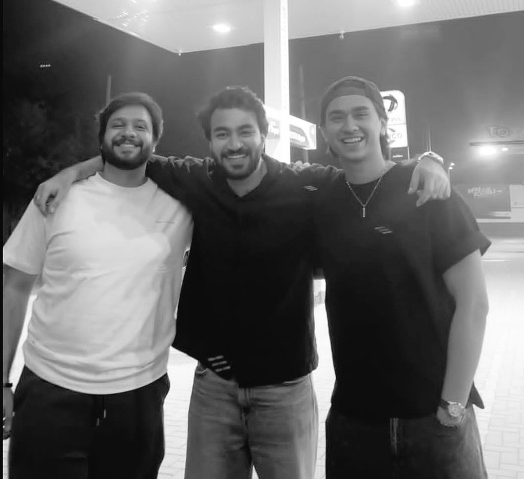 samarxsunshine's tweet photo. These three GOATs live in my playlist rent-free… 99.9% theirs 🫶🏼. https://t.co/V3rPXvgYro
