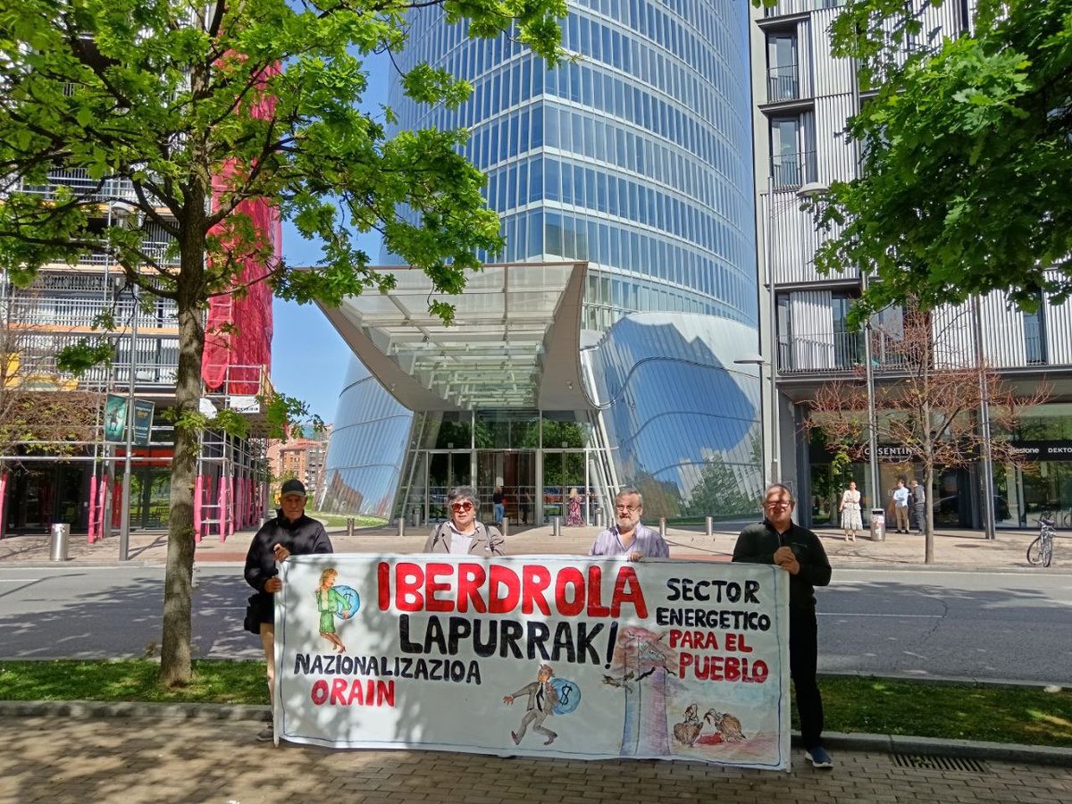 Atzo, Iberdrola Dorrearen aurrean