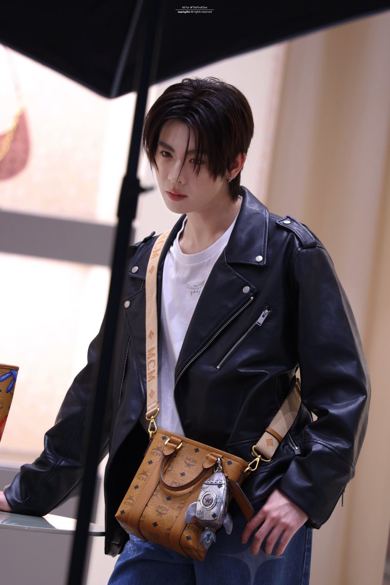 ꙳.🍎 sep! tweet media