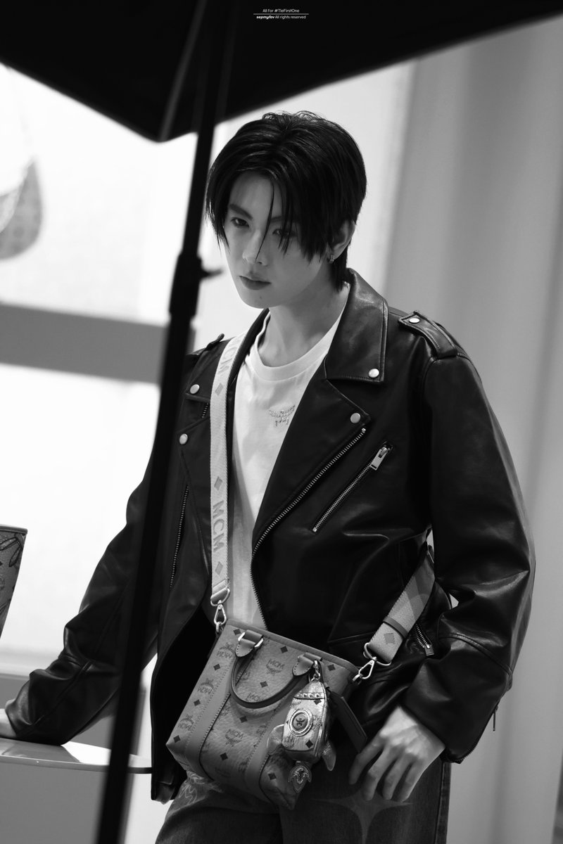 ꙳.🍎 sep! tweet media