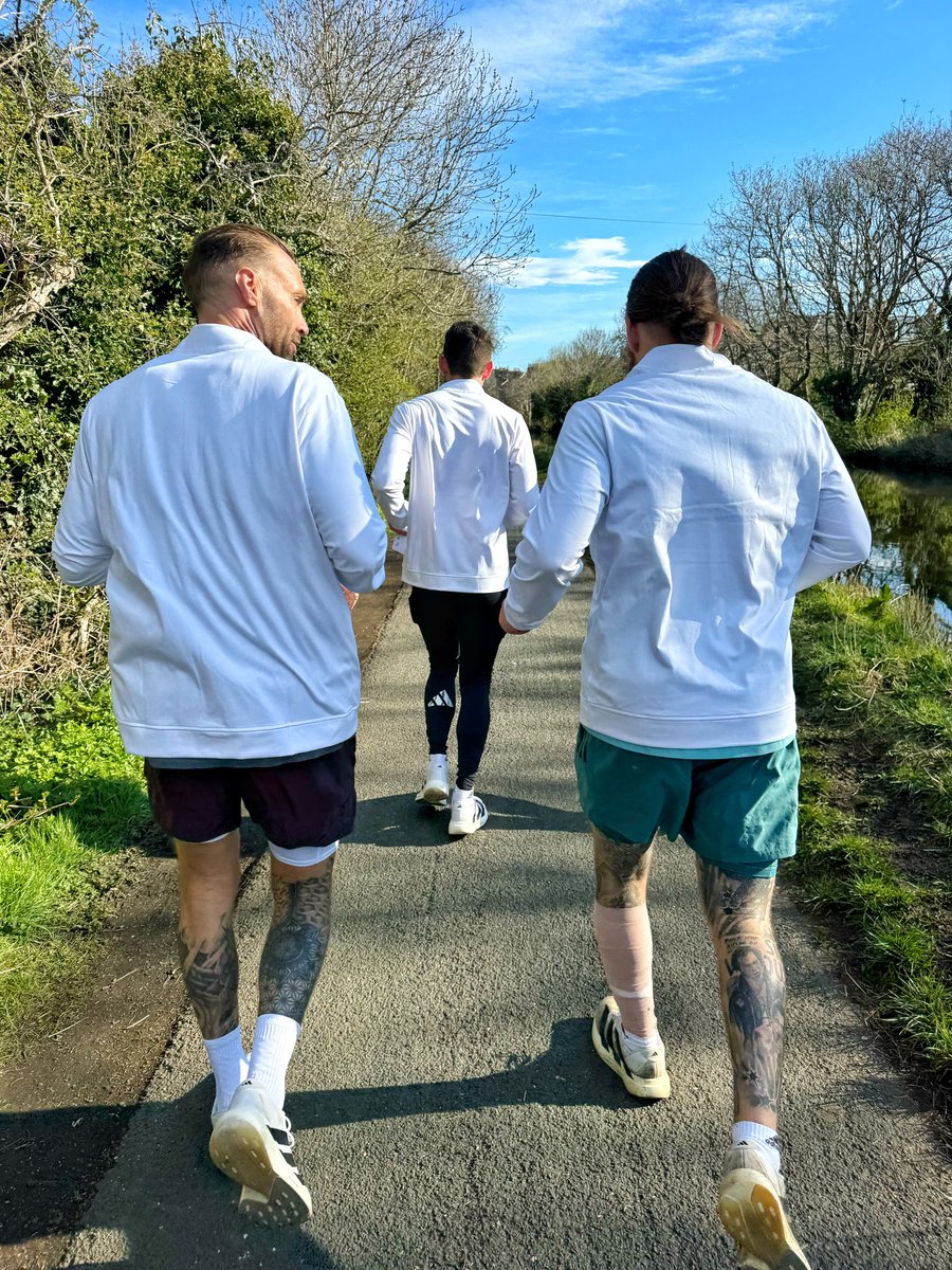 StringerSport's tweet photo. What a privilege to support Scott Murdoch in running from Glasgow to Edinburgh to deliver a letter written by a young person calling for action to support children of alcoholics.

Supporting @NacoaUK along with @josh_ffw &amp; @CalumBest 

*We didn’t run the 100k but did plenty 😂 https://t.co/0lGAtlauRu