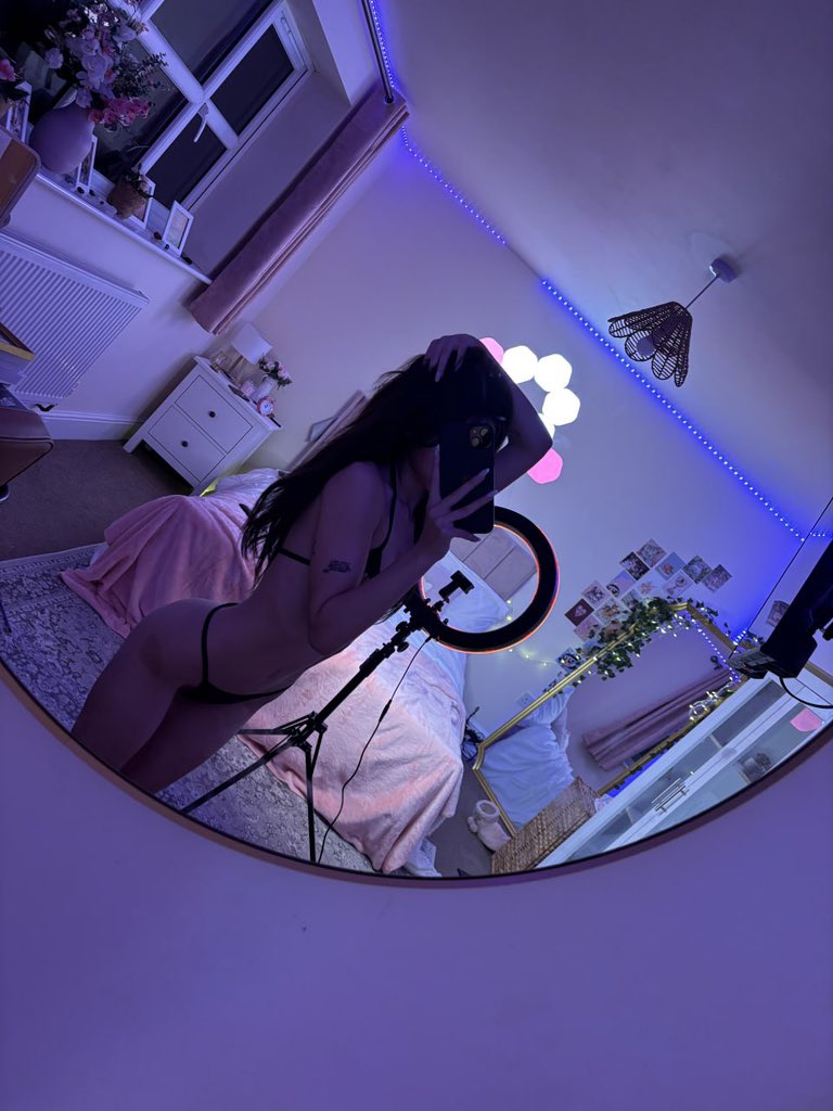 𝓐𝓷𝓷𝓪𝓫𝓮𝓵𝓵𝓪 tweet media