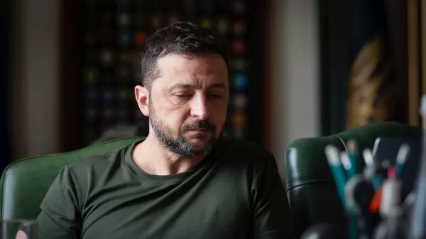 MilitarySummary's tweet image. #Zelensky tried to convince #Trump’s team that Russia is helping Iran strike American bases in the Middle East, but they didn’t believe him, as they trust #Putin.

If the Americans don’t believe him, how can anyone sign #peace agreements with him?