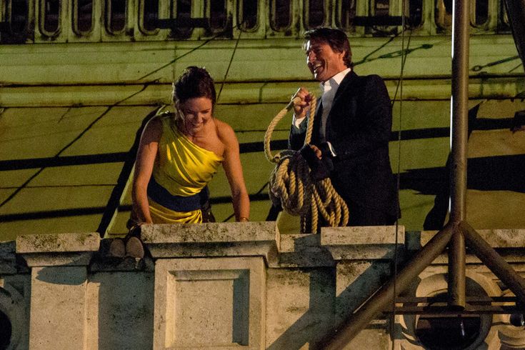 RoseElla1234's tweet image. 💥 Behind-the-scenes moments with Tom Cruise and Rebecca Ferguson on the set of Mission: Impossible.
#TomCruise #RebeccaFerguson #MissionImpossible
