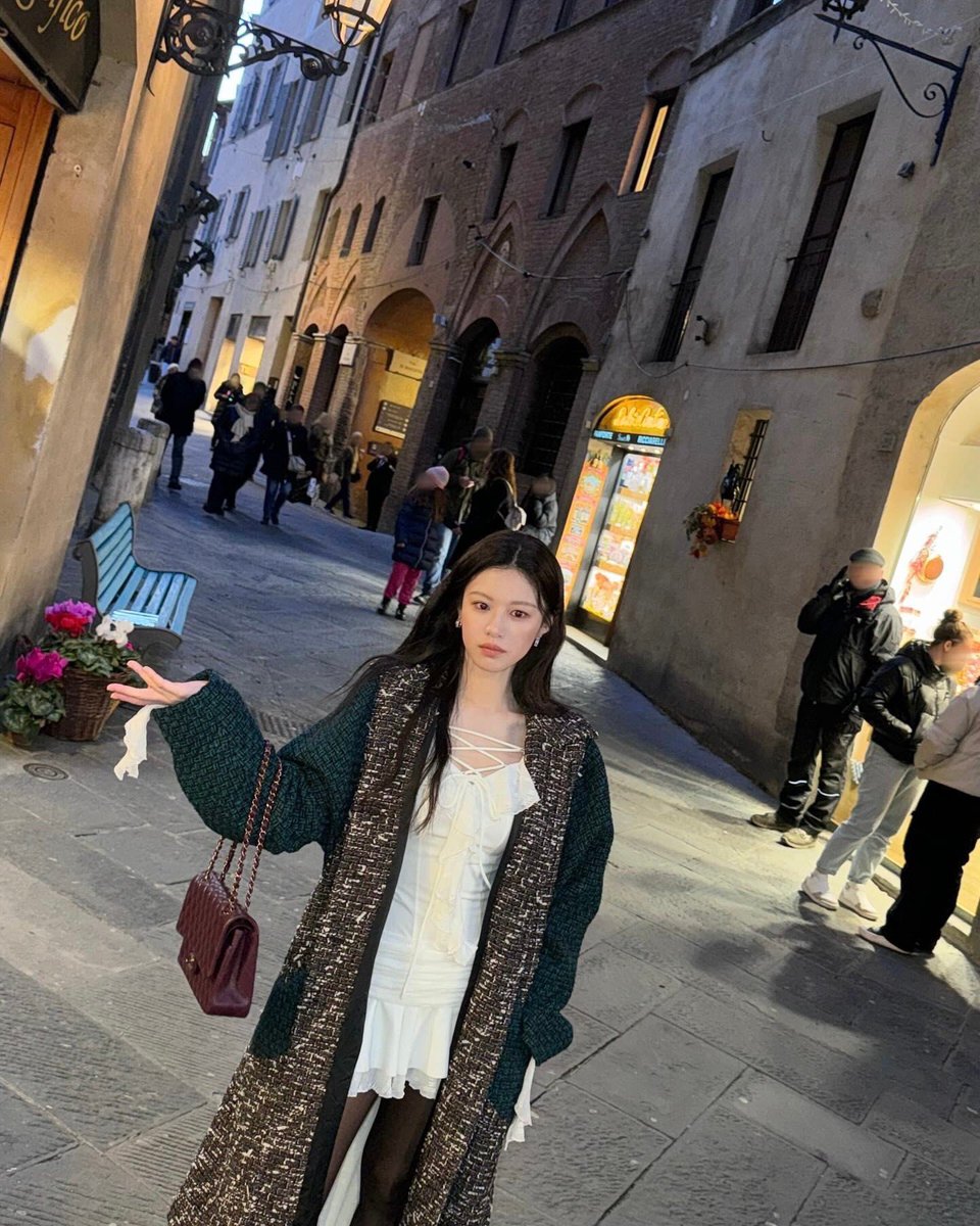 go younjung source tweet media