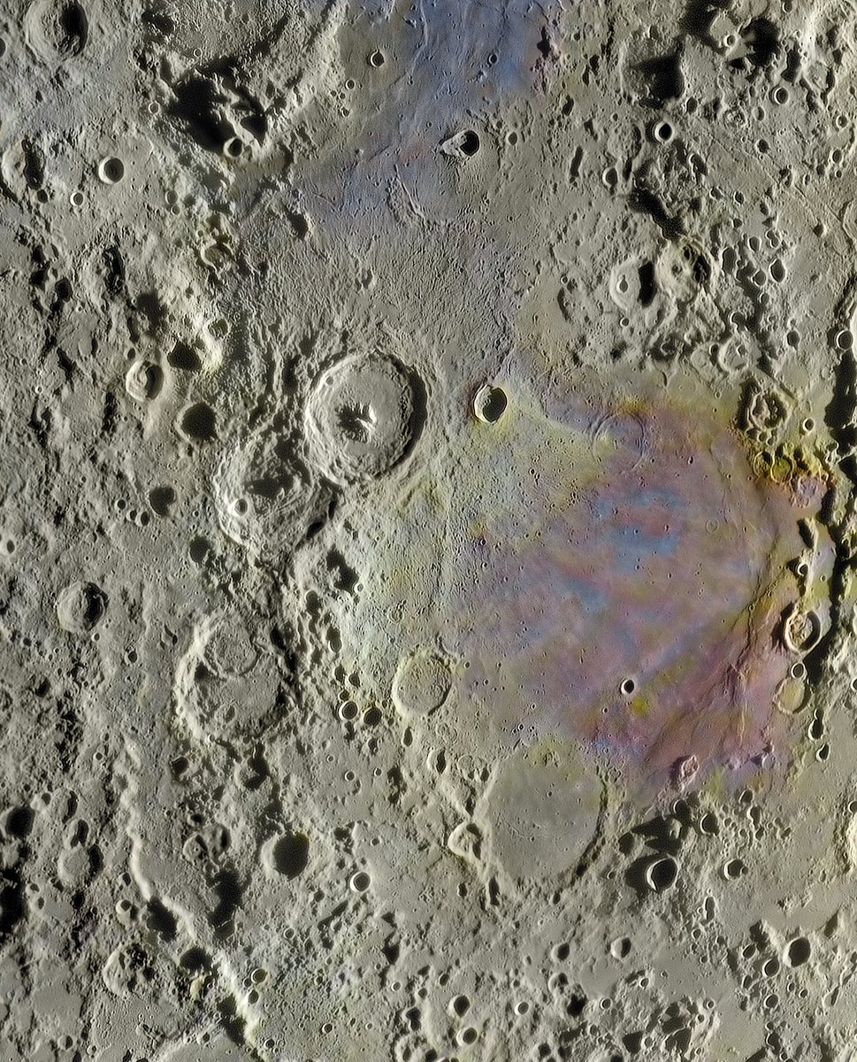 DailyMoonX's tweet photo. This is the Moon like you’ve never seen it. 🌕🔥
4 days. 81,000 images. Zero AI by Daria Kawa. https://t.co/JlJasNirzP