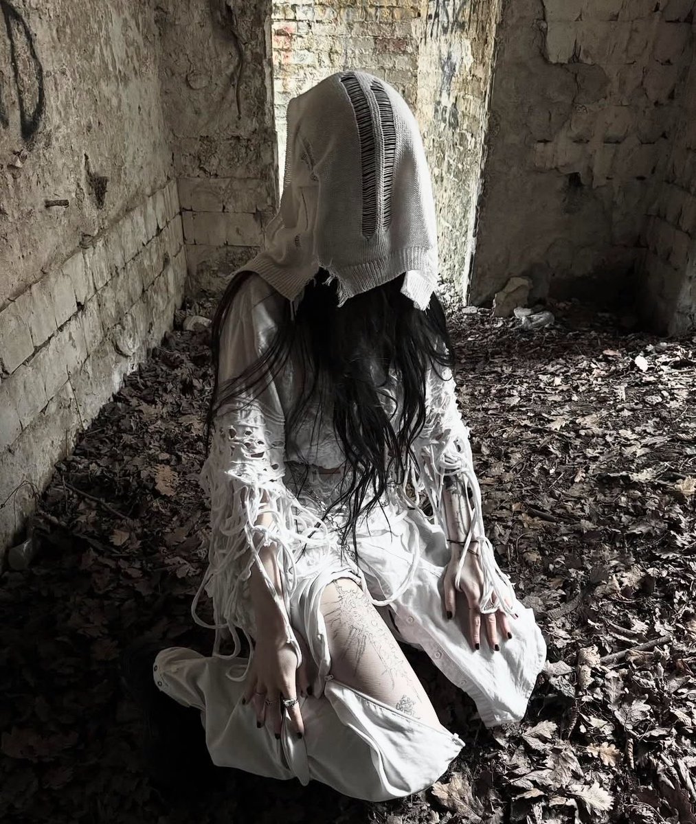 atmoxhere's tweet image. afternear_ [Sister Alma /// SUPPLY] 
#harajuku #angelcore #cybercore #rickowens
