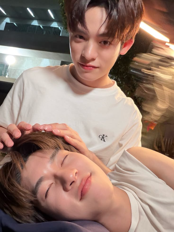 hanni ★ | teeteepor ♡ tweet media