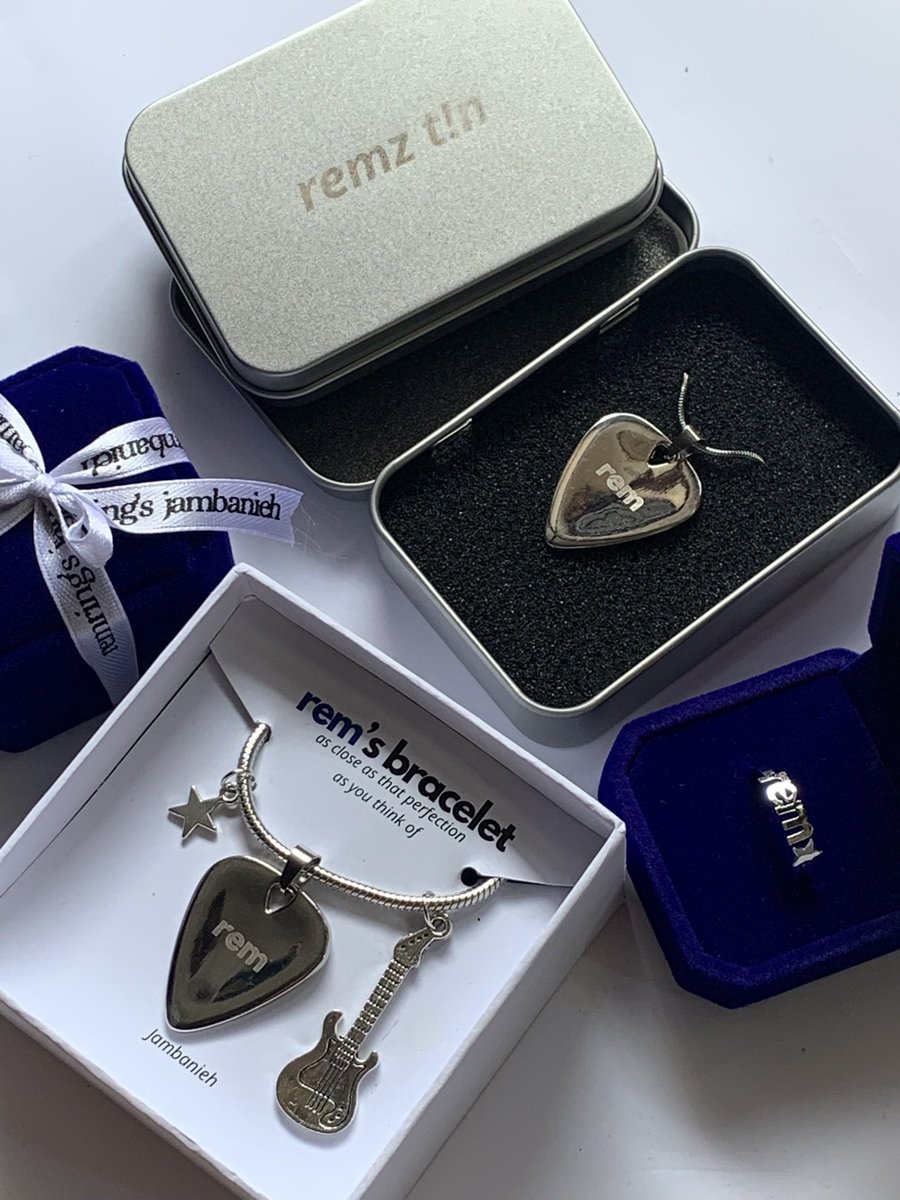 hyucksole_ldh's tweet photo. 🌻#hyucksole_go | wts lfb ph

remClub by @/jambanieh PH GO

sticker: ₱130
pins: ₱150
card holder: ₱240
keychain: ₱180
necklace: ₱230
bracelet: ₱230
ring: ₱240
key caps: ₱240

• isf tbf (est ₱20-₱80 per item)
• from ina
DOO: 04/11
DOP: ₱100 DP per item til 4/12, rembal til 4/20

📌MINE/DM to claim