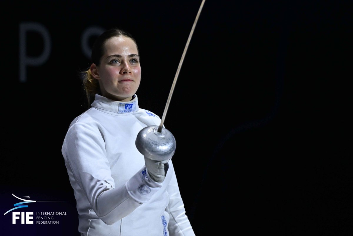 FIE_fencing's tweet image. Lotti Horvath🇭🇺 defends her Cadet Women’s Epee world title in Rio! 🇧🇷

With a 15–8 victory over Natalya Cafasso 🇺🇸, she secures back-to-back titles and confirms her place among the leading athletes of her generation.

🔗 Read the full story:fie.org/articles/1608 

#fencing