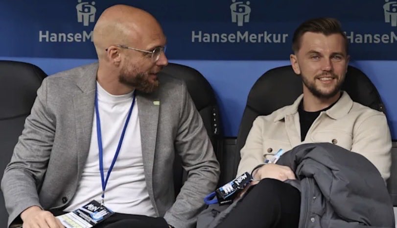 AroooBVB's tweet image. 🗣️David #Blacha bisher Leiter der Profispieler bei Elversberg und erst kürzlich zum Sportdirektor befördert, soll Ole #Book folgen und zu Borussia Dortmund wechseln.
 
🗞 @kicker vua @bvbnewsblog 

#BVB