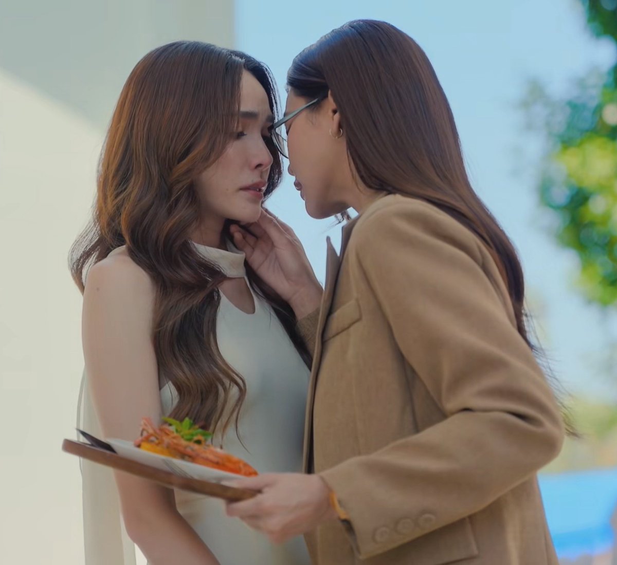 แร๊ปเตอร์... EL🐶🐰🤍🤍🐰🐶 tweet media