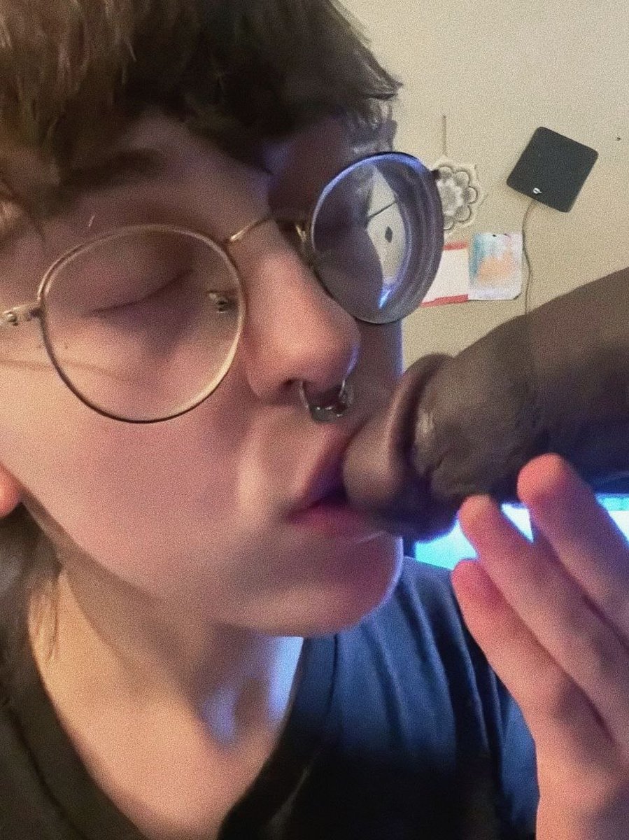 ToxicDomina's tweet photo. Many white boys freeze when huge Black cock looms over them 😏🔐
My channel teaches how to serve happily in BNWO.
Nothing more. 🛐💦✊🏿 https://t.co/mAMiJEwCAI