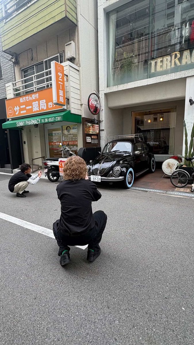渋すぎる✨

56年前の車です♡