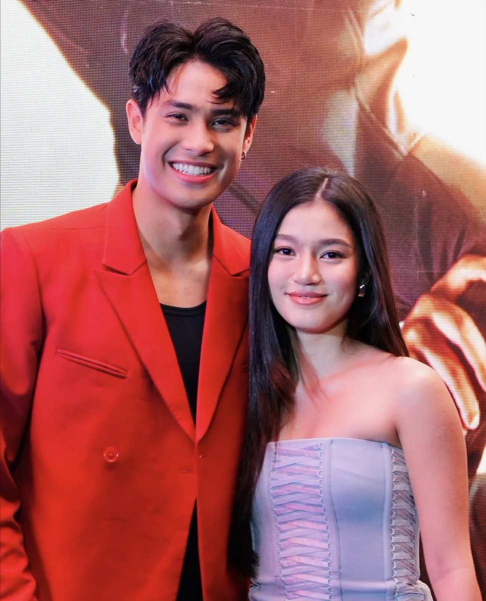 #TayoSaWakas calendar sked:
☑️DB in Bora
☑️DB in Kcc Zamboanga
☑️grand poster reveal (official)
☑️cast reveal/mediacon
☑️official teaser
☑️official trailer
☑️more mall shows and promo contents/interviews/guestings/ticket selling. yes manifesting for everything! lets G, DonBelle!