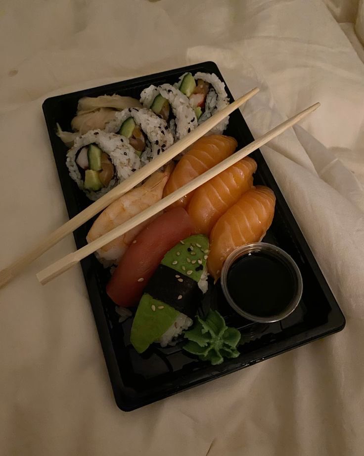 —  🍣