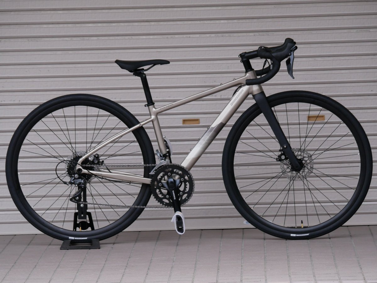 kanzakisenri's tweet image. ☆初回注文キャンペーン開催中☆ANCHOR RE6
RPシリーズ・RE8の開発で培われた技術を滴下し、お手頃な価格で快適性・走行性能・拡張性を兼ね備えたアルミエントリーロードバイクです！今なら購入特典アリ☆

HP→cskanzaki.com/products/list?…

#ANCHOR #RE6