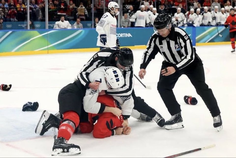 CHADBLUESHIRTSHOCKEYCLUBFAN tweet media