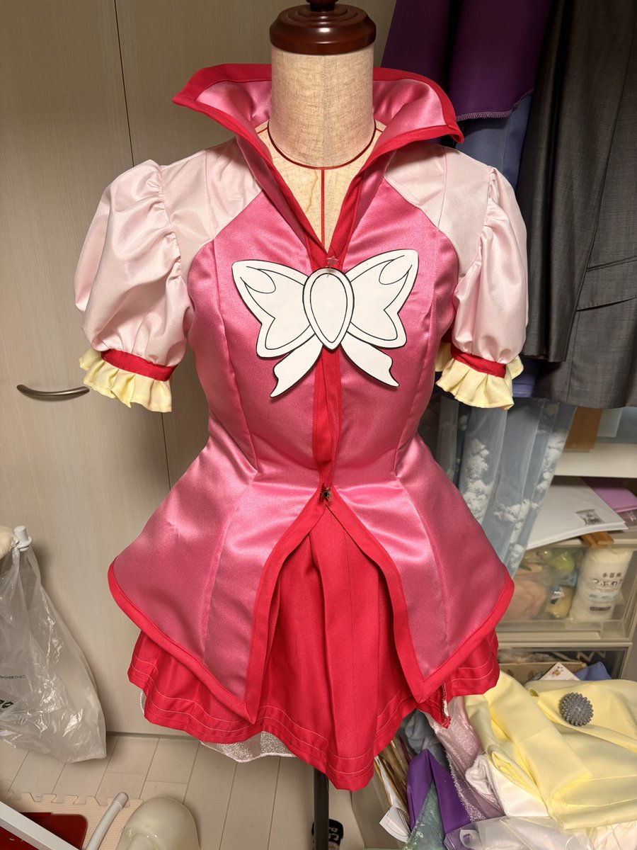 winnie_the_tom's tweet photo. 今の進捗ぜんぶ中途半端
ドリームの中ワンピはファスナー間違えたから着られないんでつけ直ししなきゃ https://t.co/Qp1LRPvjia