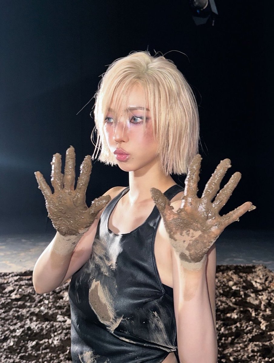 karina 🐈 tweet media