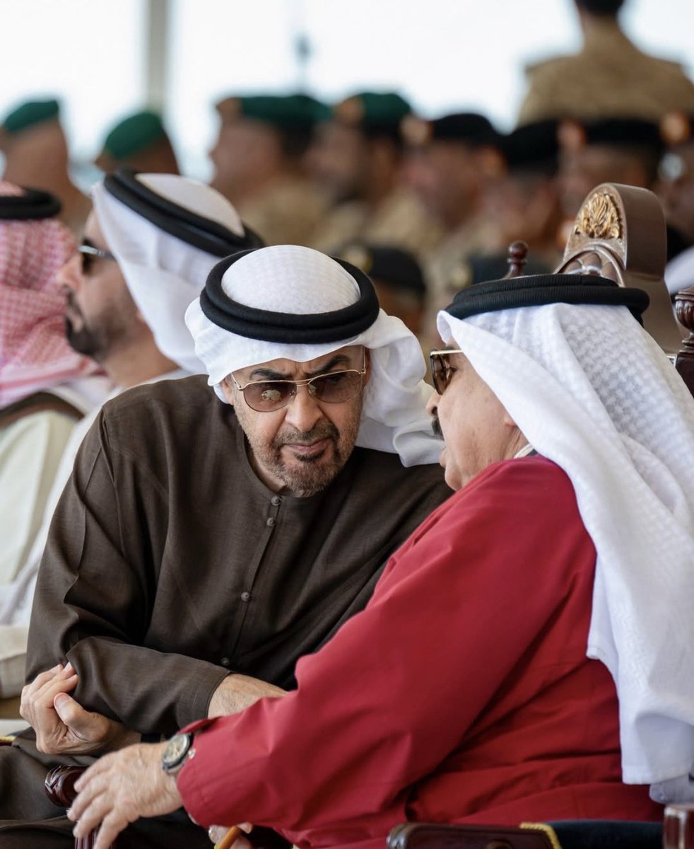 uae_love40's tweet photo. 🇧🇭❤️🇦🇪 https://t.co/YqE9Dq2zXp
