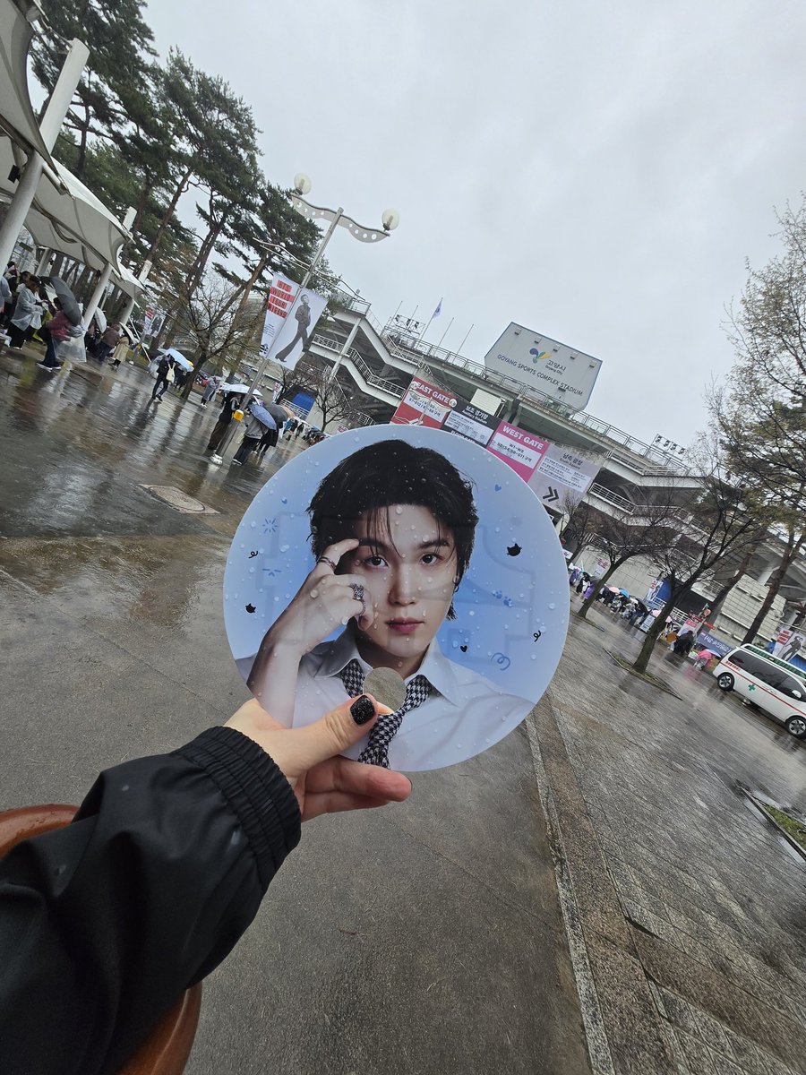 아미뷔⁷🕯 tweet media