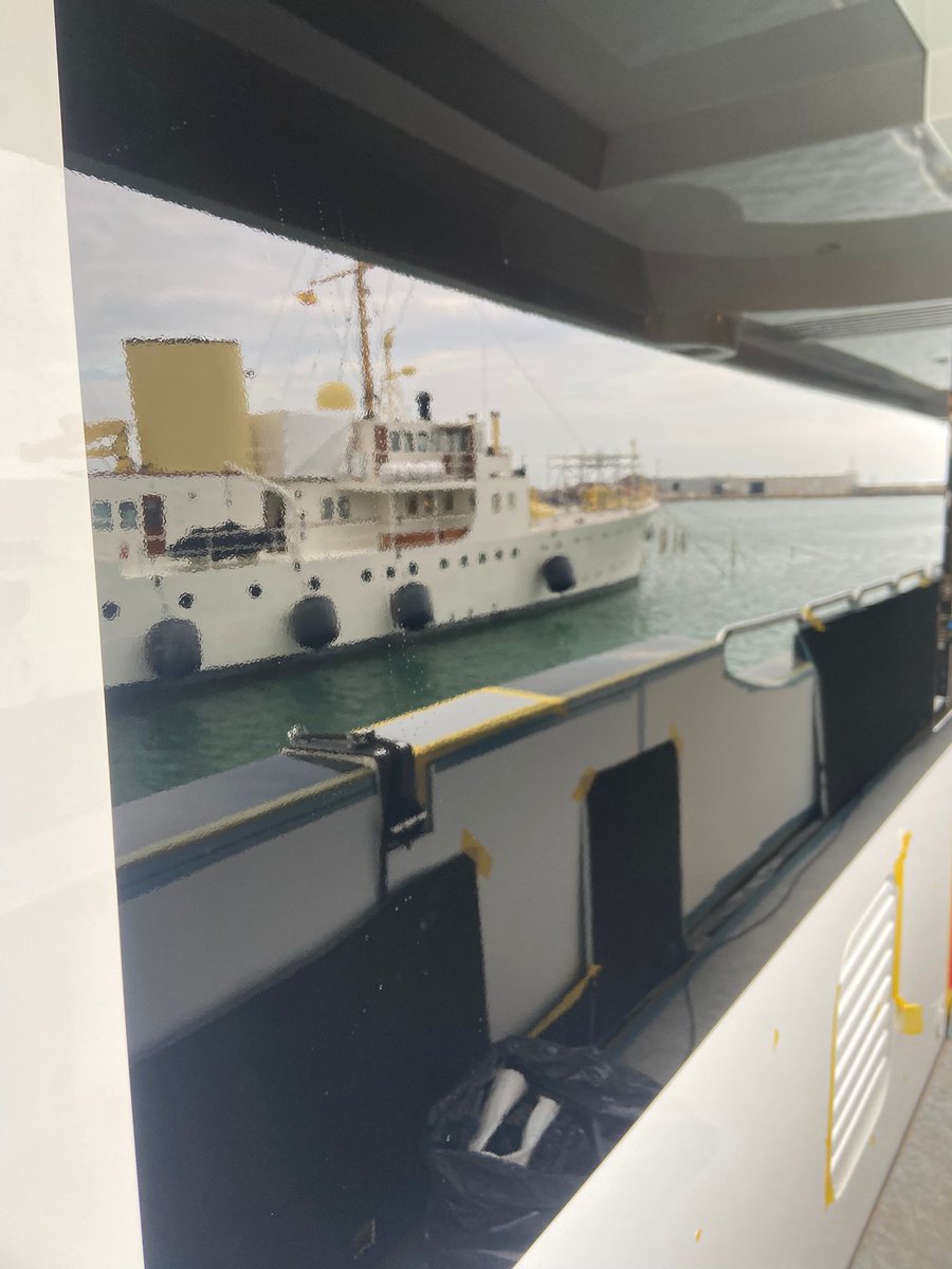 WildGroup's tweet photo. Sliding doors, finished in white gloss.

The existing doors were wrapped to achieve a consistent, high-gloss finish across the full span of glazing and surrounding structure.

Seamless lines. Uniform gloss. Installed to match the standard of the yacht. https://t.co/JYtFQO5oQ3