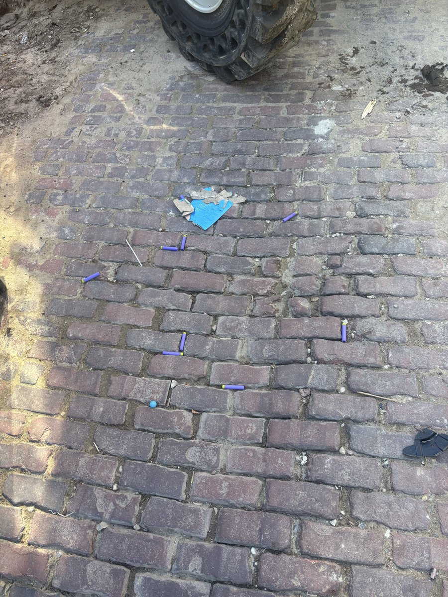 DakNanny's tweet photo. Frightened and angry to see these bullet casings in my street today, what will Chicago do?!?#arewereallysafe?#cleanupmystreets https://t.co/9s5aP9WOLh
