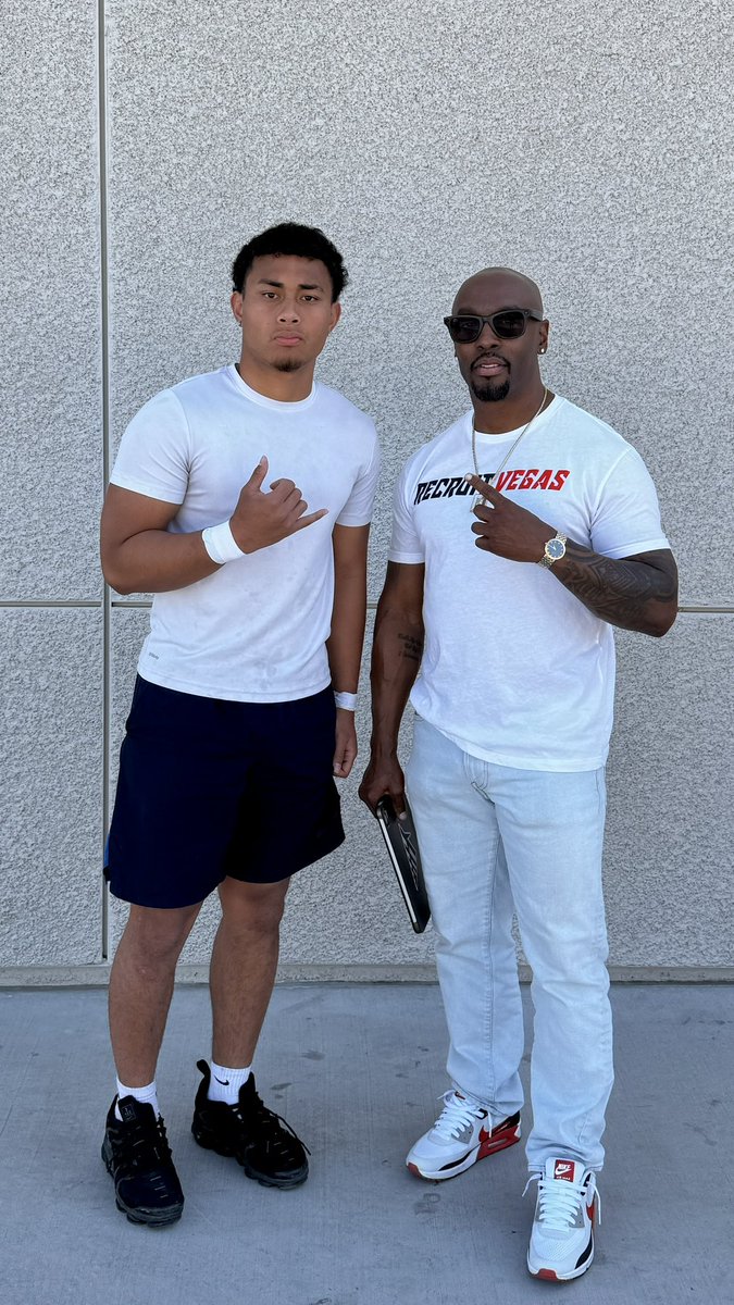 MikeWatersP1's tweet photo. Had the chance to check out Somerset Losee High School 🏈 yesterday… and they’ve got some DOGS over there 🦮💯

Program is building something special—don’t sleep 💤 

#recruitvegas #football #d1offers https://t.co/P3VGAYvDde