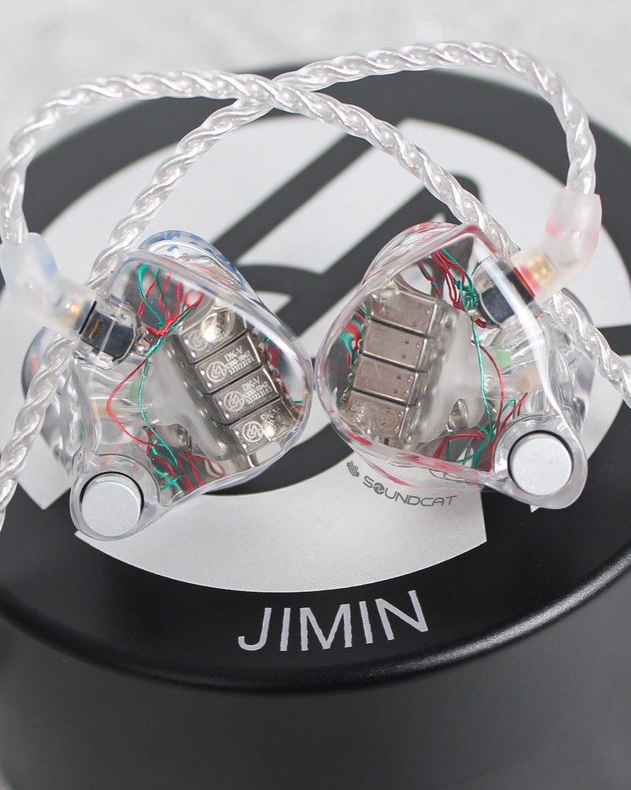 Soundcat posted jimin's costume in-ear monitors!

BTS Jimin's custom in-ear monitors! In-ear monitors that stand out with their clean look, featuring a transparent clear body and plate~~!

☆instagram.com/p/DW5bFCJiRk9