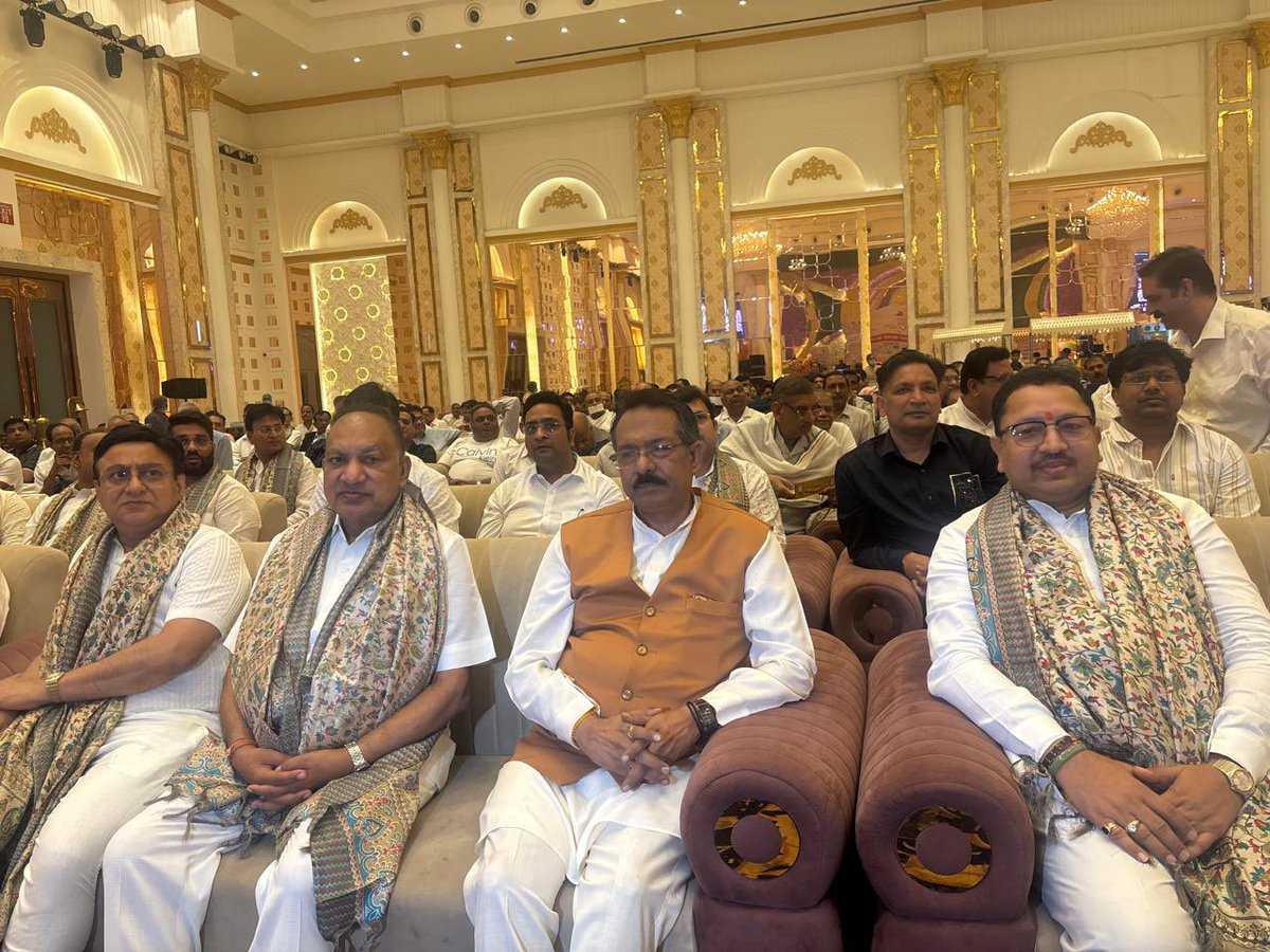 bmdfofficial's tweet photo. JITO ईस्ट दिल्ली द्वारा आयोजित ‘विश्व नवकार महामंत्र दिवस’ में BMDF डायरेक्टर श्री मनोज कुमार जैन @immanojjain ने दीप प्रज्वलन कर कार्यक्रम का शुभारंभ किया। मुख्य अतिथि श्री @hdmalhotra जी रहे।

@JitoNavkar 
#JITO #NavkarMahamantraDivas #OneWorldOneMantra #ManojKumarJain #BMDF https://t.co/nsORbCGuNK