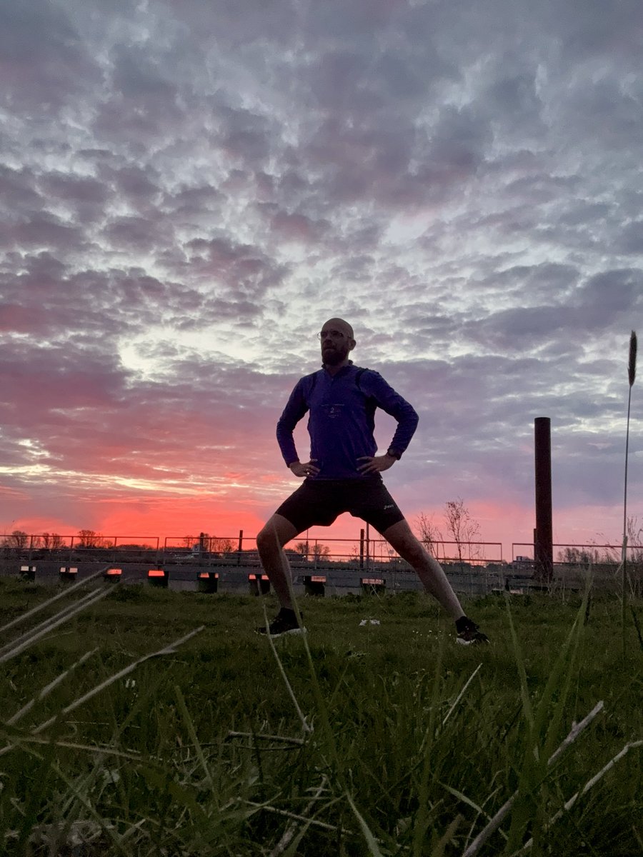 SimonVisser100's tweet image. An early morning run is a blessing for the whole day! 🙌

@loopmaatjes #run #blessing
10.000 redenen