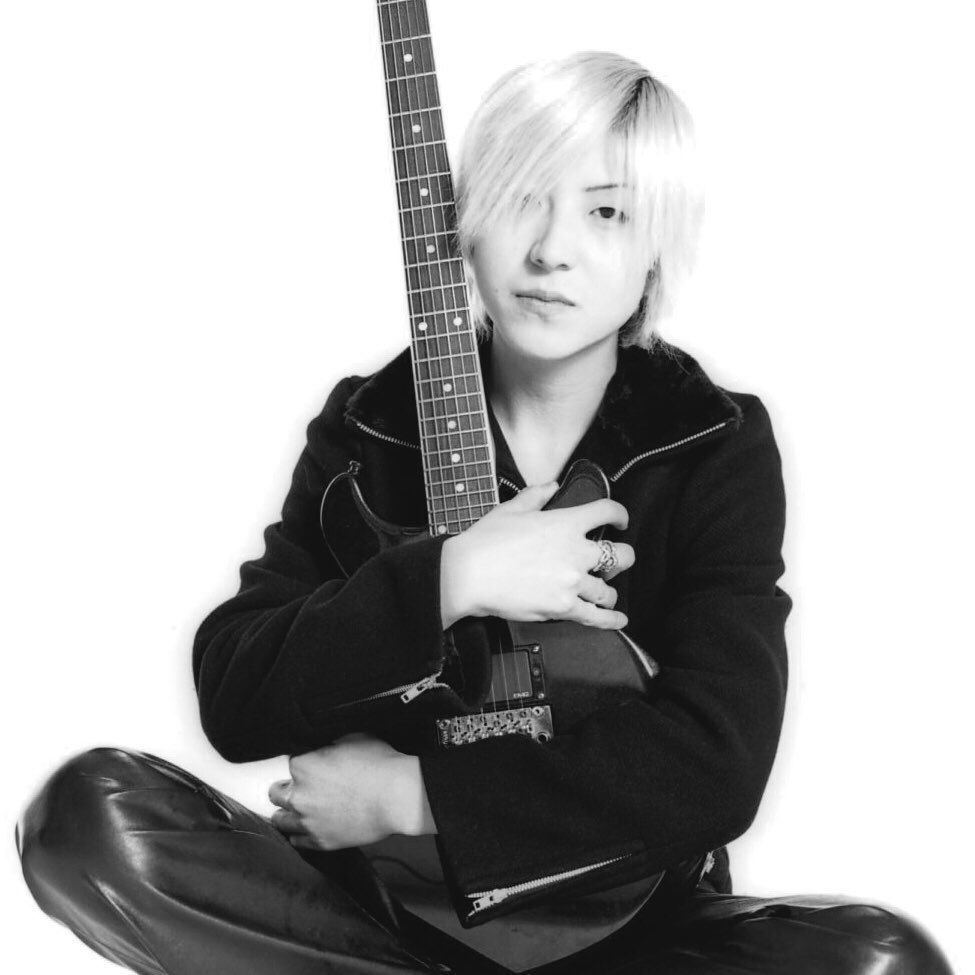 you_killstyle's tweet photo. 今日は4/9ヒロの命日
ということで、やっと告知できる
ヒロ追悼ライブ2回目やります！

10/25(日)
No Hero No Life!2026
原宿クロコダイル
#winnersfactory
#killstyle
#蛇三線ロックバンドティダ
#FUZZ!!
#SPEEDMAKER 

17:00:open
18:00:start

前売　税込3300
当日　税込3850 https://t.co/gf9mI58Ch8