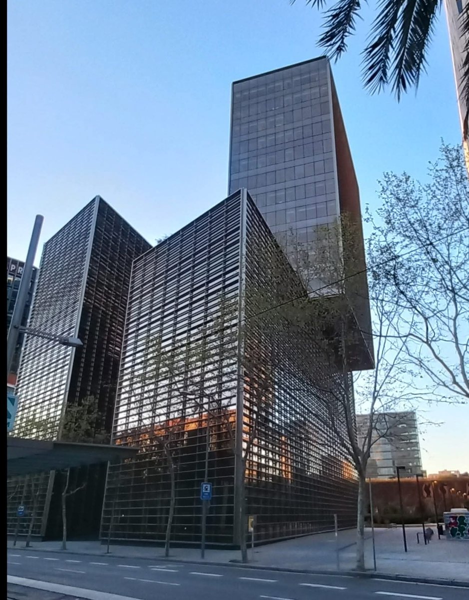 PaisatgesC's tweet image. Passejant per Barcelona. 
Poblenou. Arquitectura. Detalls. #Barcelona #bcn #descobrirbcn #architecturephotography