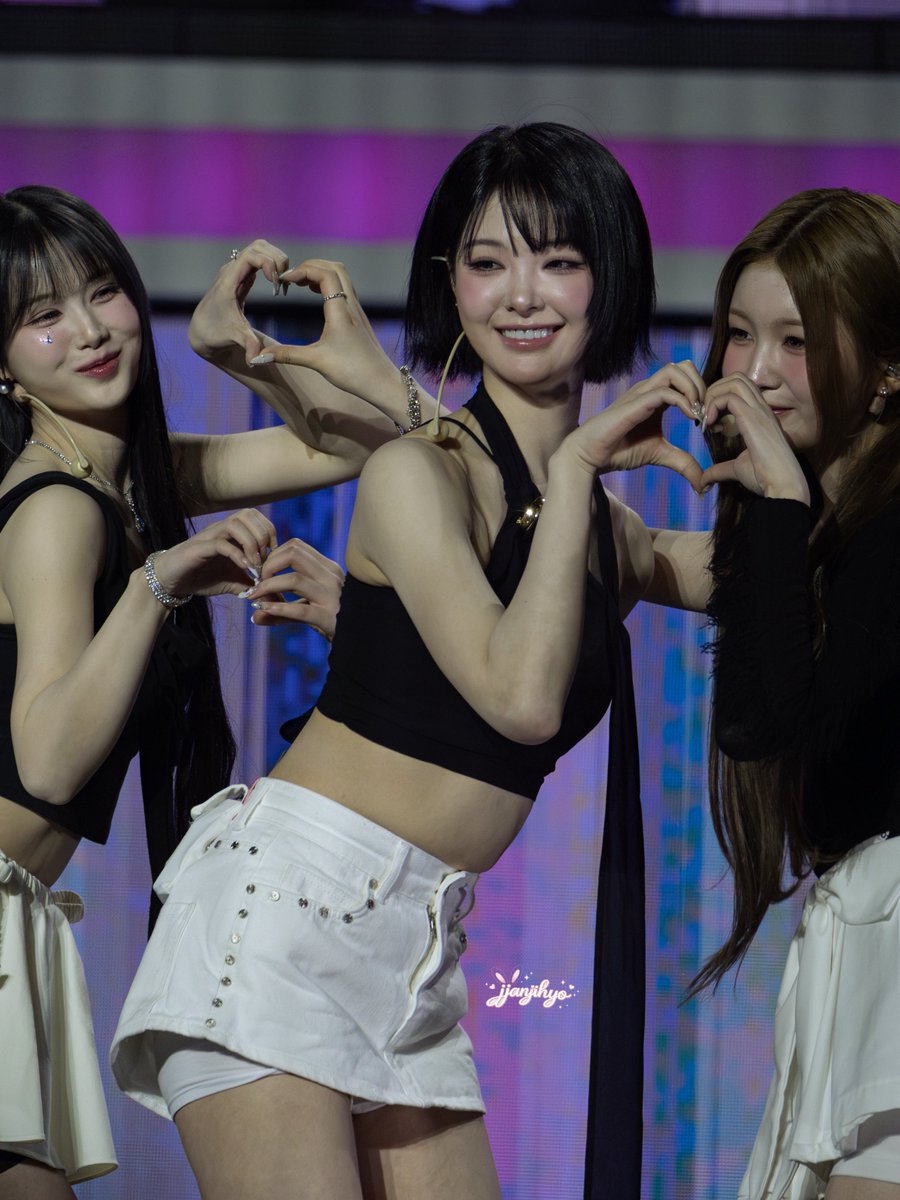 지하니 🤍 tweet media