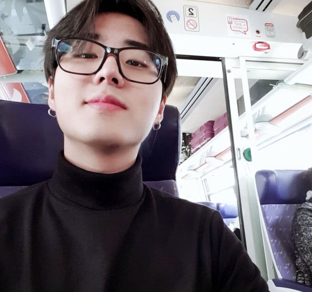 자 애들아 시간 순서대로 안경 영케이를 나열해봐