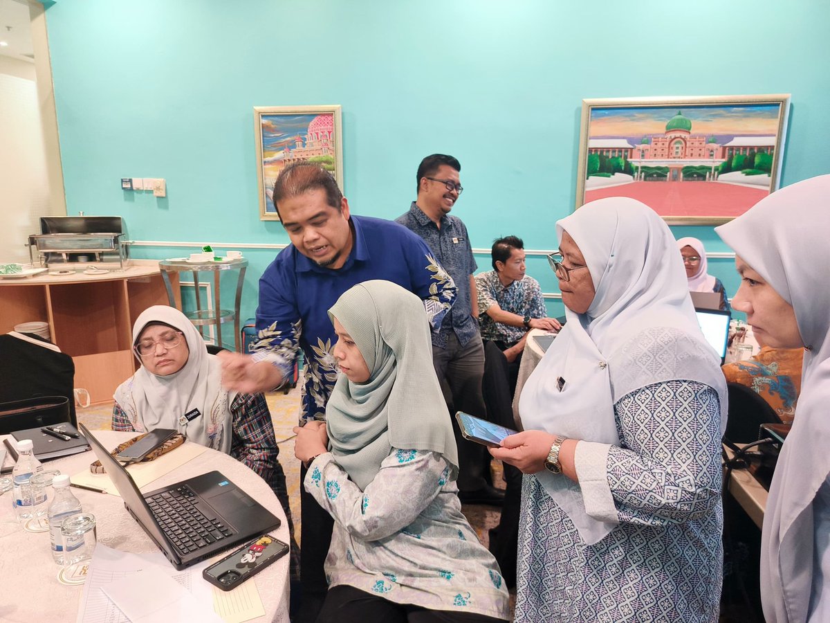 MechLabCREaTE's tweet photo. 2 pegawai MPM, YM Tengku Ibrahim dan Mohamad Fikri menghadiri Bengkel Editorial Worflow JWEM yg diadakan di Pulse Grande Hotel Putrajaya pada 9-11 Apr 2026. https://t.co/1AN8HIAKYd
