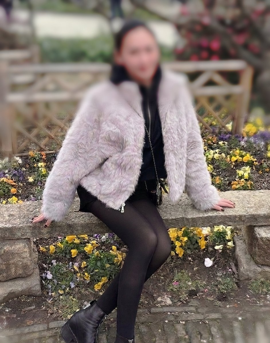 Playfulwify tweet media