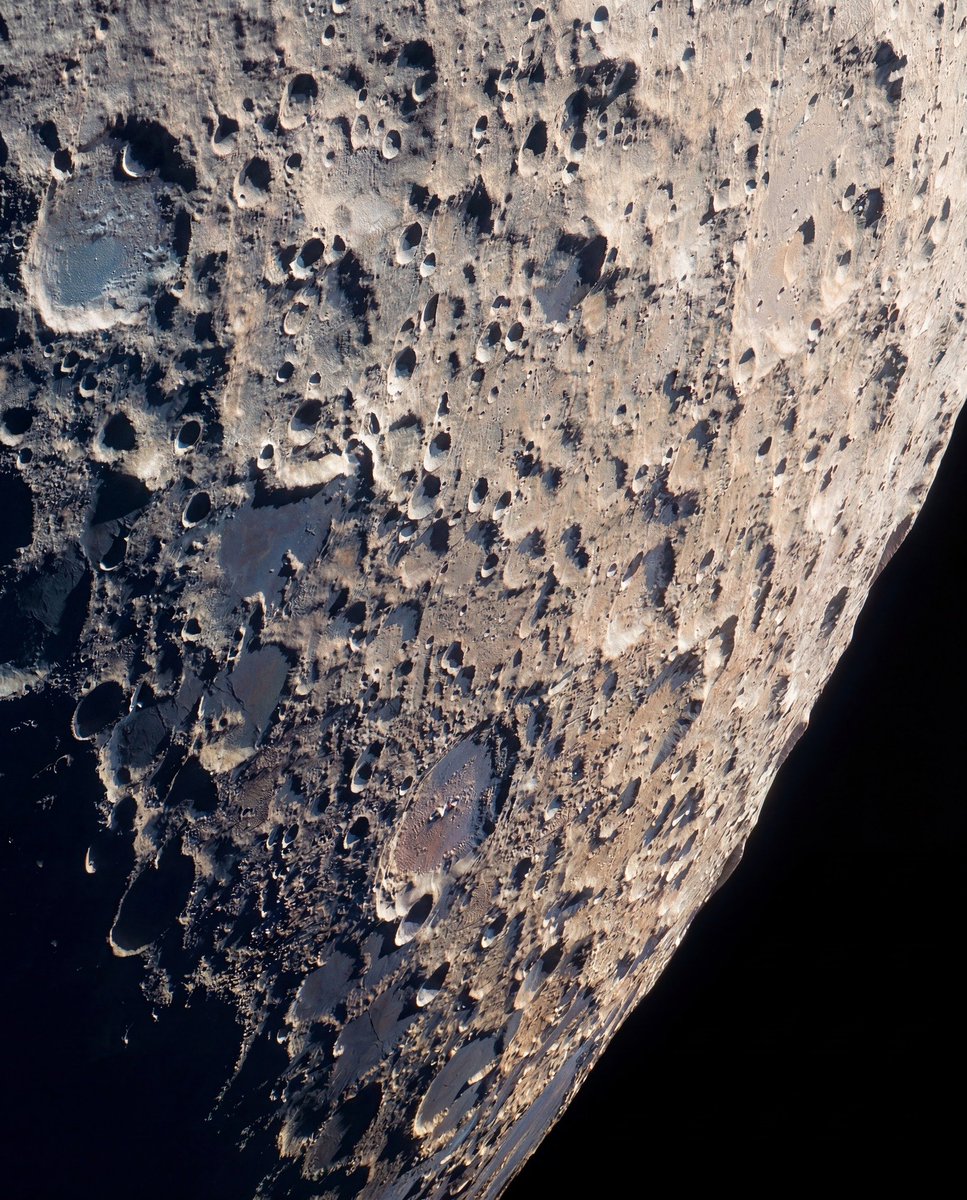 macrooocosmm's tweet photo. 🚨: NASA just released one of the closest and clearest views of the Moon ever captured by Artemis II.

The level of detail in this shot is absolutely insane 🤯 https://t.co/kkqysJdL9p