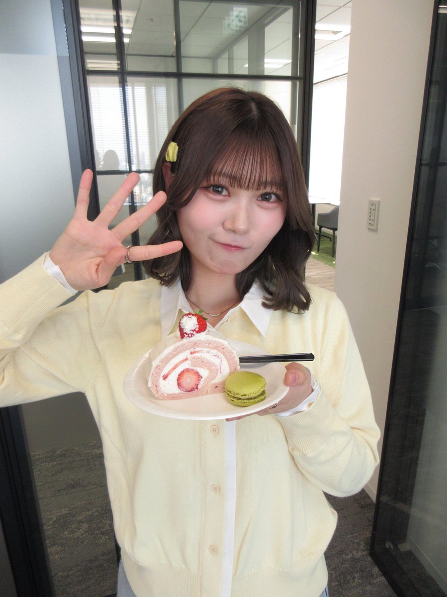 345Equation_TH's tweet photo. [👑] HAPPY BIRTHDAY TO AIMI🐱

วันนี้วันเกิดของไอจังหรือไอมิ ลีดเดอร์วงคนเก่งของพวกเรา🎂💛 ขอให้ปีที่ 23 นี้เป็นปีที่ดีอีกปีของไอมิน้า✨

มาร่วมอวยพรวันเกิดไอมิได้ที่ #小澤愛実生誕祭2026 กันได้เลย🎉

#小澤愛実
#NearjoyTH https://t.co/JFoQPdrTaP