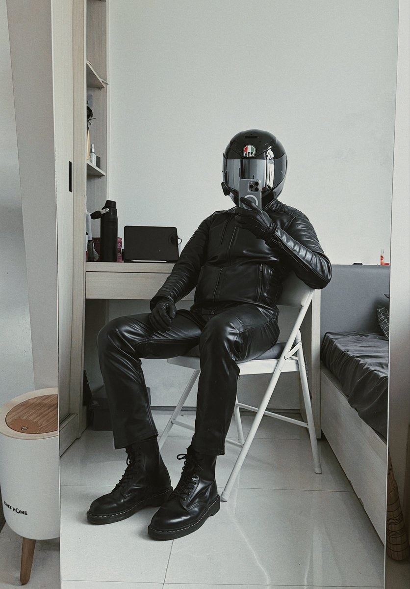 Black Arrow tweet media