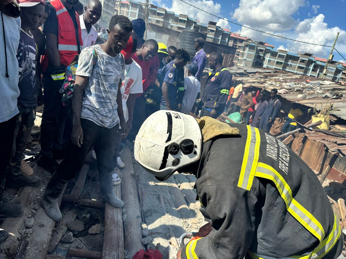 FundacjaPCPM's tweet photo. ❗️6 osób uratowanych spod gruzów w #Kibera #Kenia
Kenijski🇰🇪 zespół USAR przeprowadził skuteczną akcję ratunkową po zawaleniu budynku. Ratownicy rozwijają swoje umiejętności podczas szkoleń prowadzonych przez polskich🇵🇱 instruktorów #PCPM dzięki finansowemu wsparciu @polskapomoc https://t.co/XCrhsSSOYD