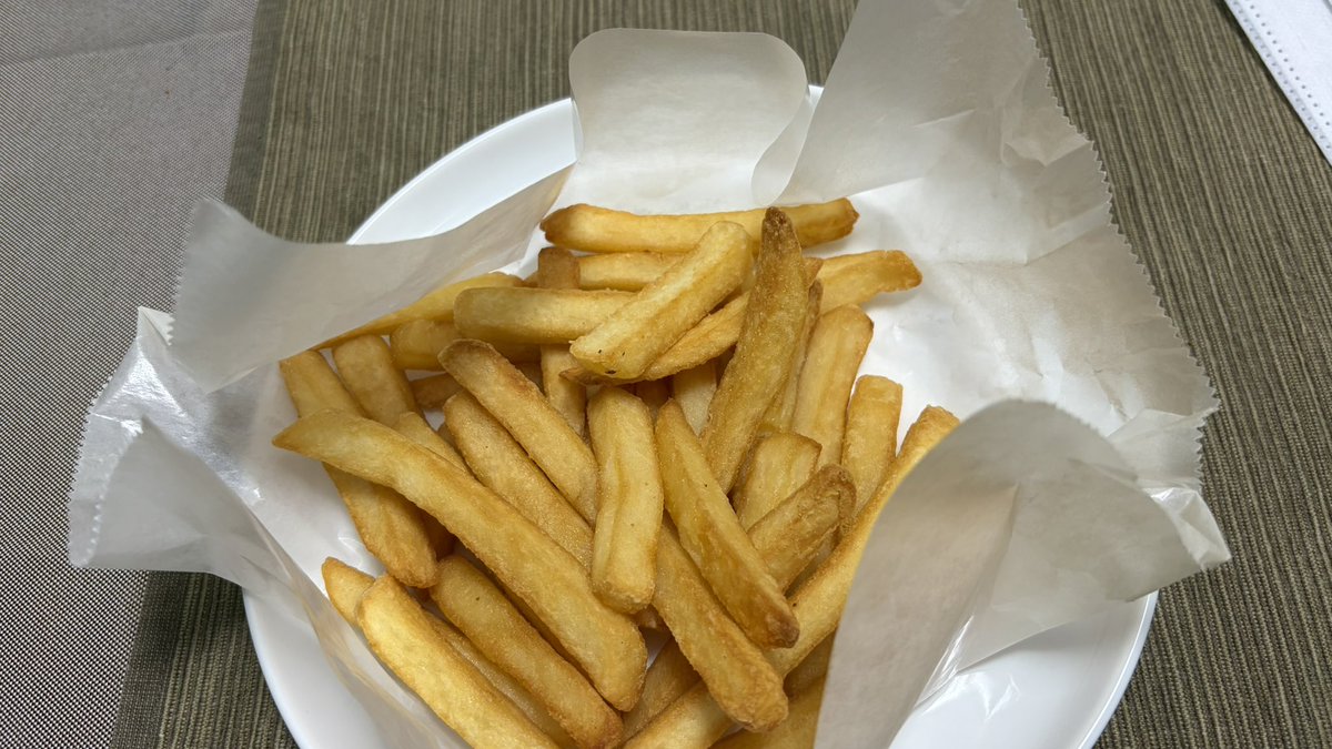 😺Cries Zone🎮 tweet media