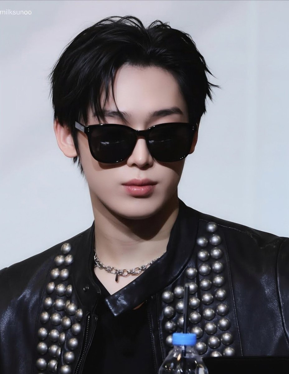 ddeonuslayer's tweet photo. he is so fcking handsome 😩✨ #SUNOO https://t.co/oMYd2yE8S6